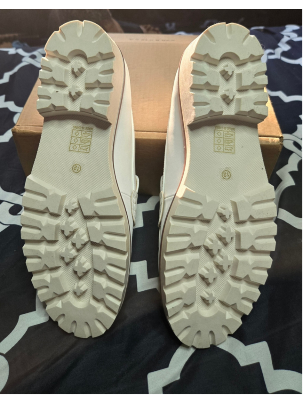 Women's Journee Collection White Penny Loafers Size 12 NIB - Picture 5 of 7